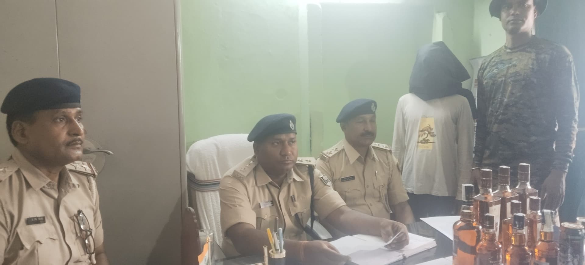 Bhagalpur news इनामी व टॉपटेन अपराधी कुख्यात ऋषभ चौधरी गिरफ्तार