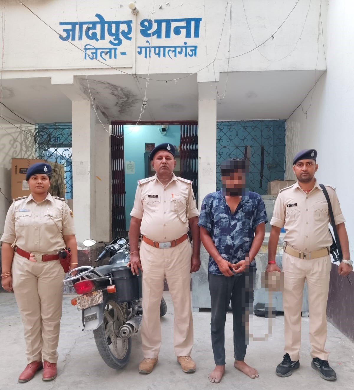 जादोपुर में चोरी की बाइक के साथ युवक गिरफ्तार