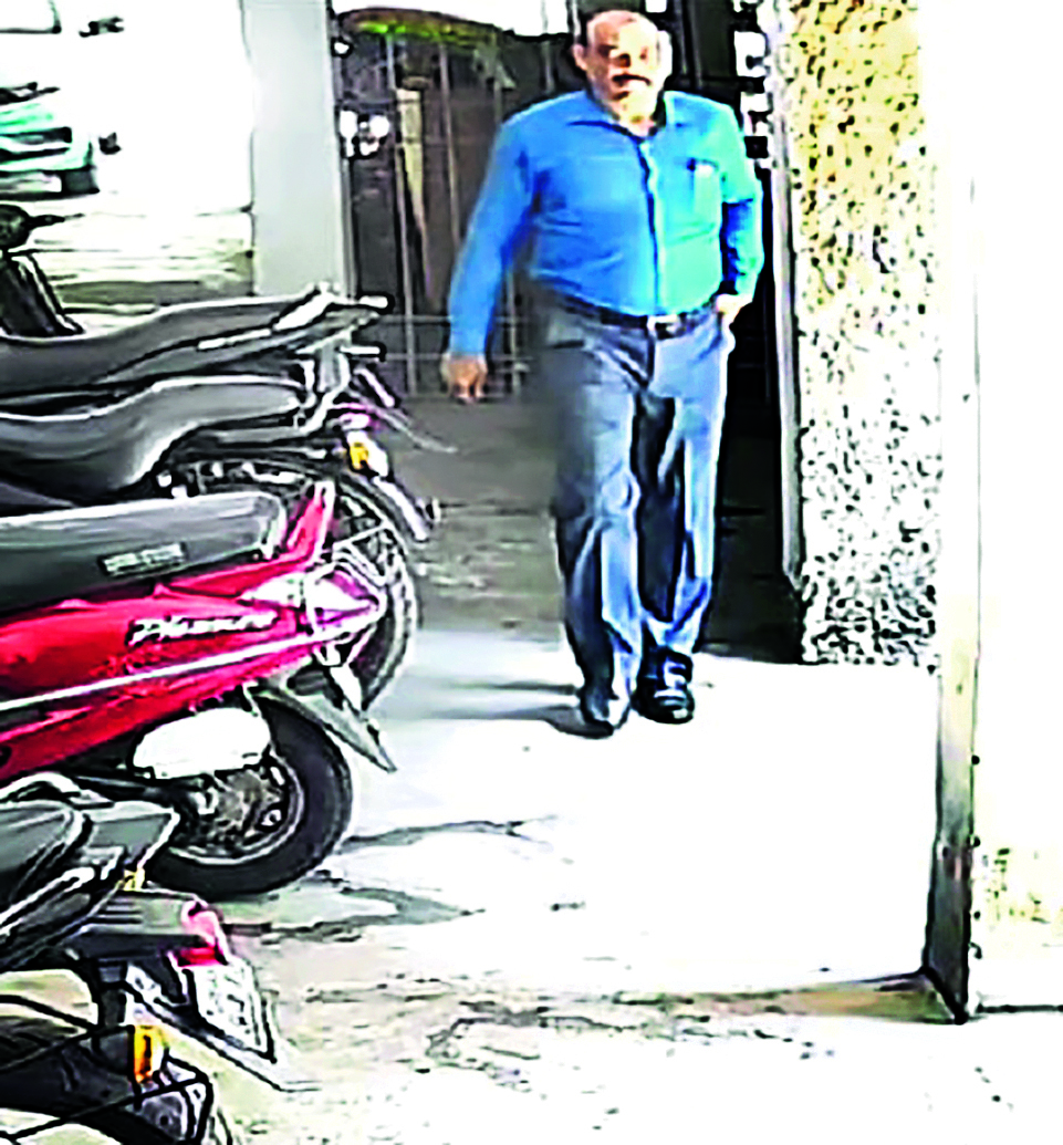 Jamshedpur News : मैट्रिक फेल जयंत क्राइम पेट्रोल देख बना ठग, अधिकारियों की पत्नियों को ऐसे बनाता था निशाना