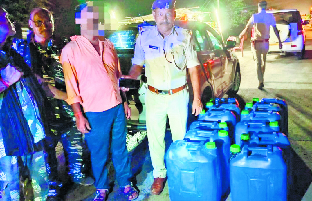 Gaya News : 480 लीटर स्पिरिट जब्त, झारखंड का तस्कर गिरफ्तार