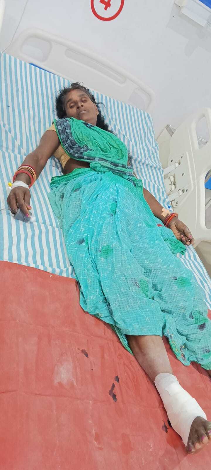 hajipur news. चारा लाने गया दंपती करंट के चपेट में आया, पति की मौत, पत्नी गंभीर