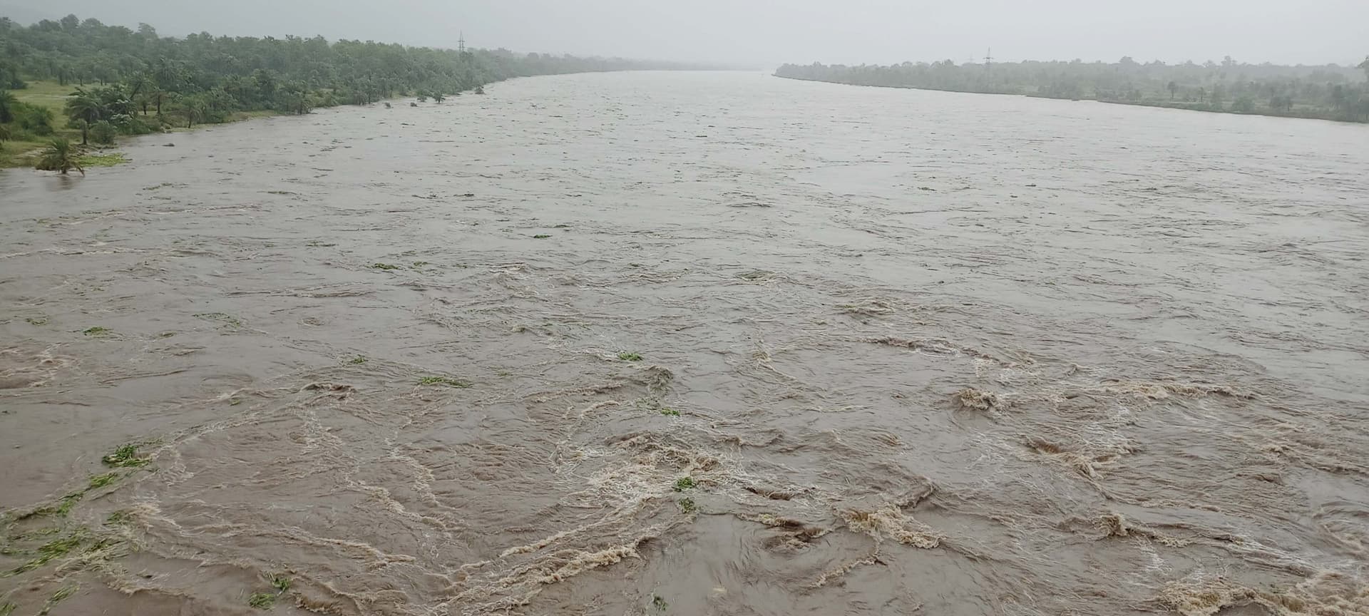 East Singhbhum News : गालूडीह बराज के 18 में 15 गेट खोले गये, प्रति सेकेंड छोड़ा जा रहा 7000 क्यूमेक पानी