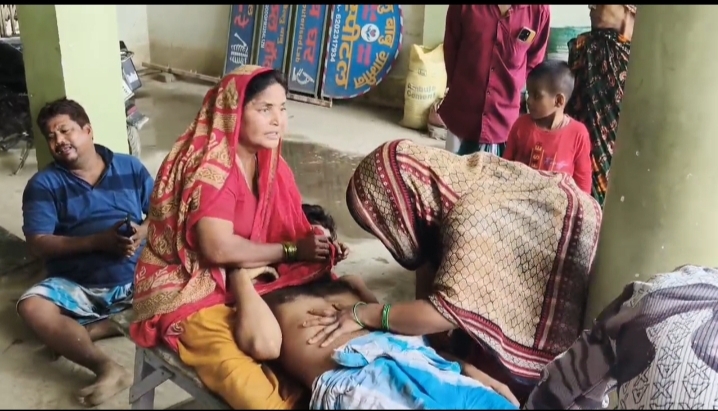 बिजली करंट की चपेट में आने से युवक की मौत