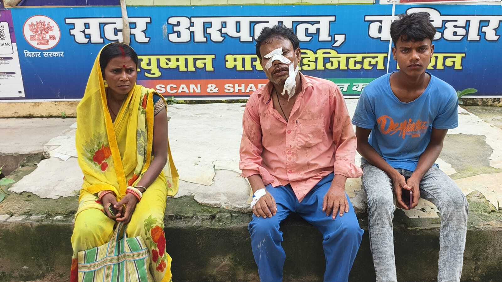 चोरी का आरोप लगाकर युवक को पीटा