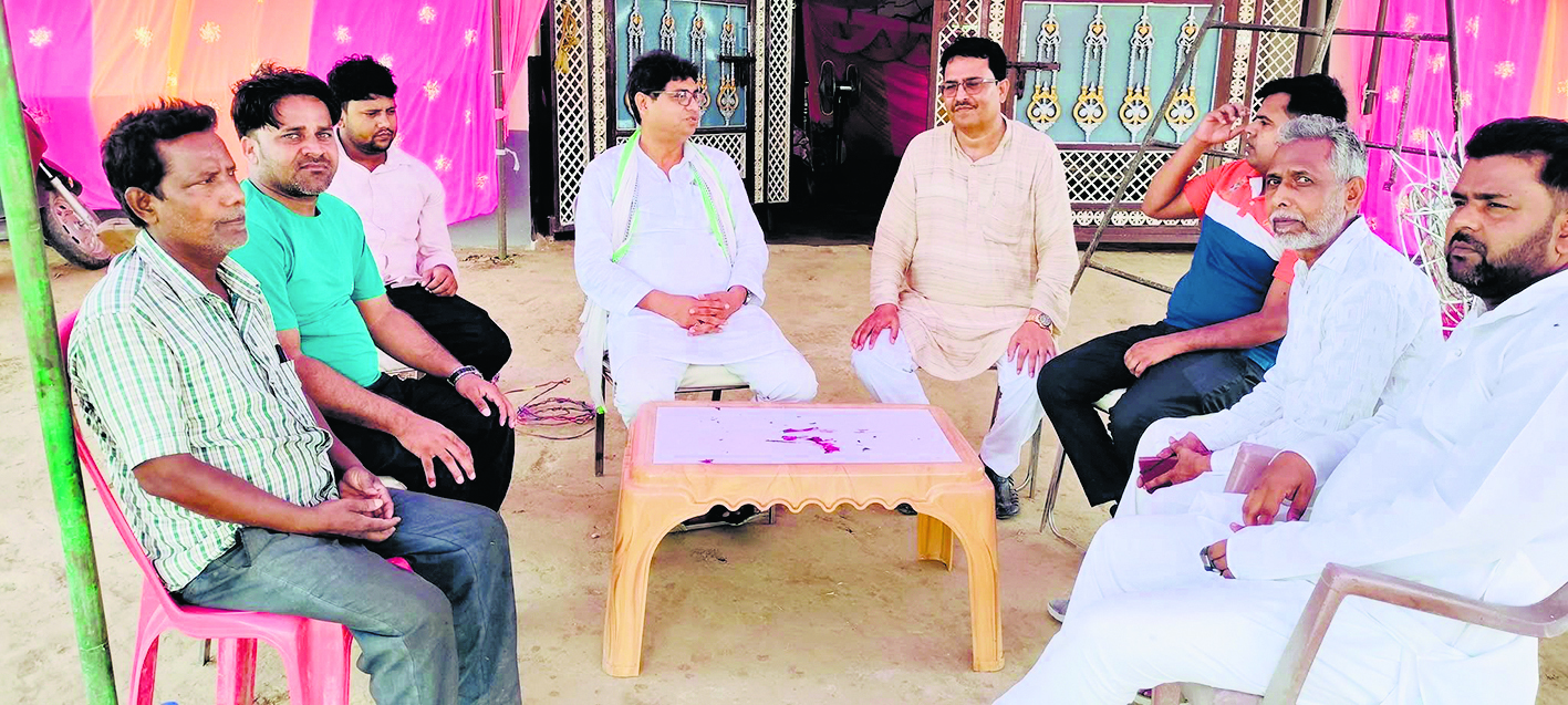 Gopalganj News : सरकार की उपलब्धियों को आमजन तक पहुंचाएं : अशरफ