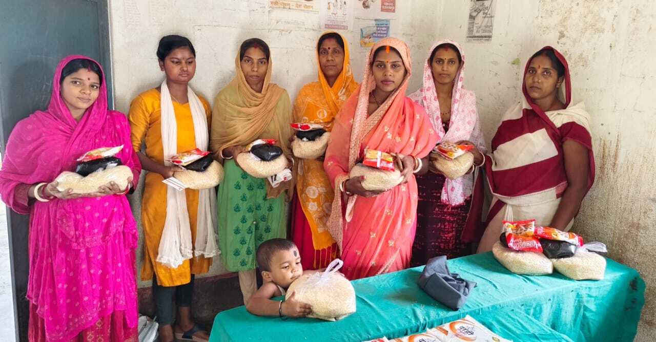 आंगनबाड़ी में पोषाहार का किया गया वितरण