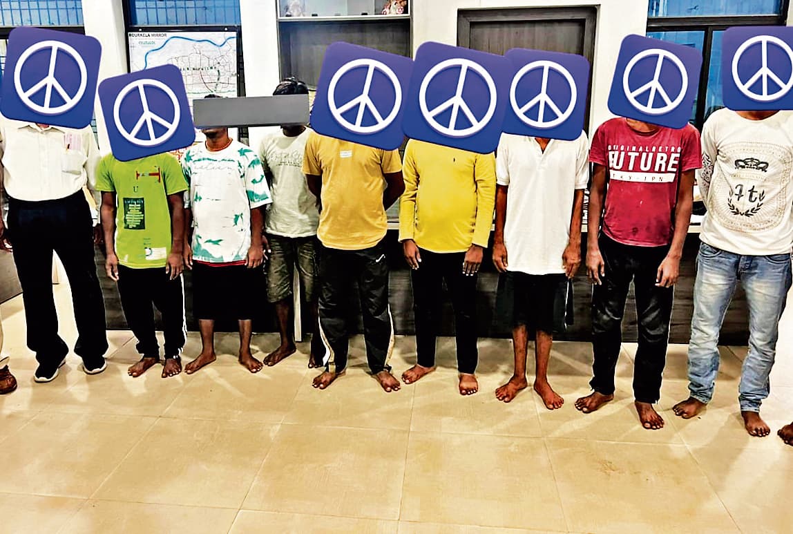Rourkela News : फरार चल रहे एक दर्जन आरोपियों को पुलिस ने किया गिरफ्तार