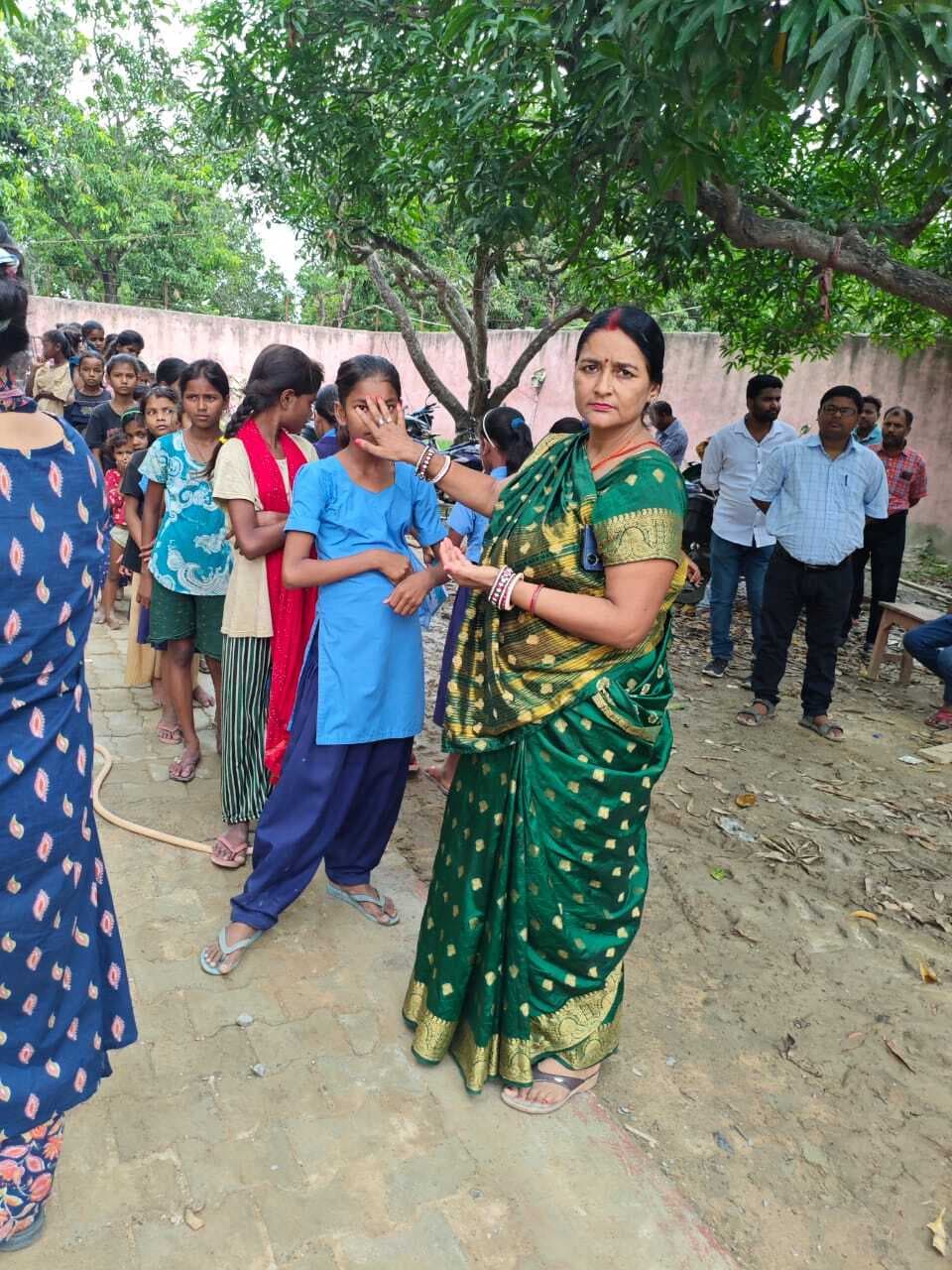 Madhubani : स्वागत सप्ताह के तहत बच्चों को बैच देकर किया जाएगा सम्मानित