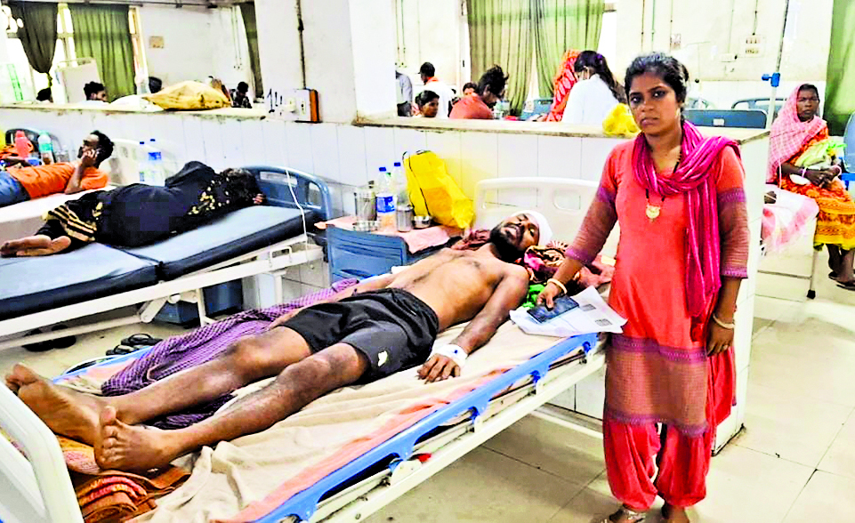 Dhanbad News : पुराना बाजार में अपराधियों ने युवक पर हमला कर की लूटपाट