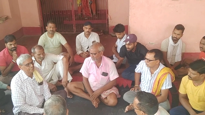 जानलेवा गड्ढे ने बढ़ायी ग्रामीणों की चिंता
