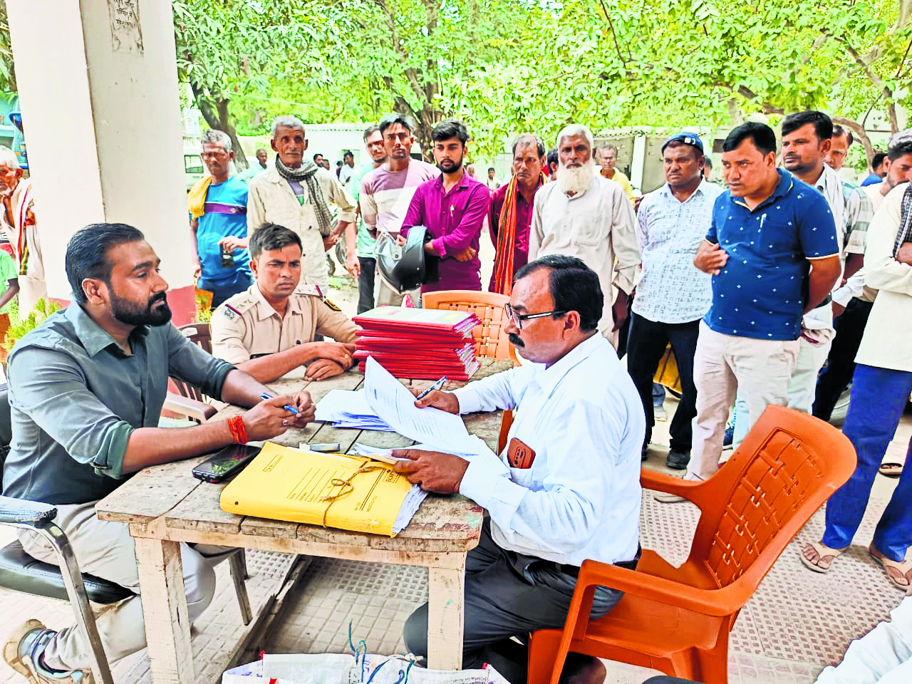 Gopalganj News : विभिन्न थानों में जनता दरबार लगाकर निबटाये गये जमीन विवाद के मामले
