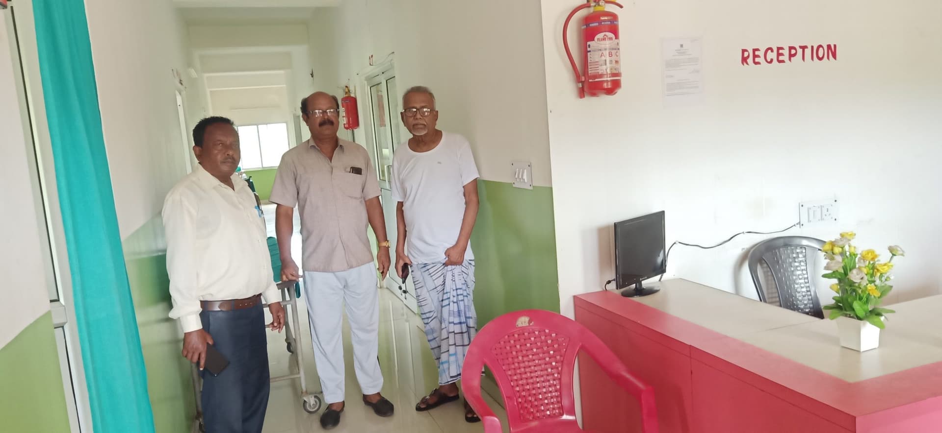 East Singhbhum News : अमर हेल्थ केयर से एक लाख के सामान की चोरी