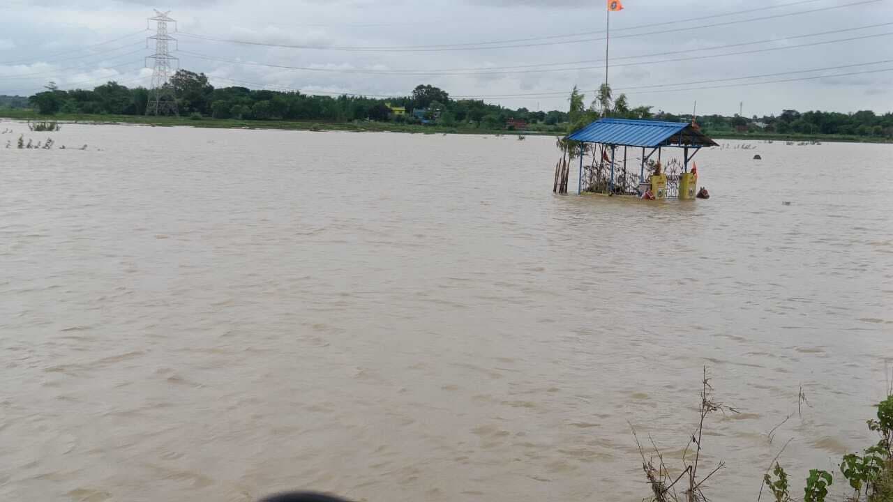East Singhbhum News : बहरागोड़ा में रिकॉर्ड 24 घंटे में 306 मिमी बारिश, गांव से शहर तक जलमग्न, दो दर्जन घर ध्वस्त