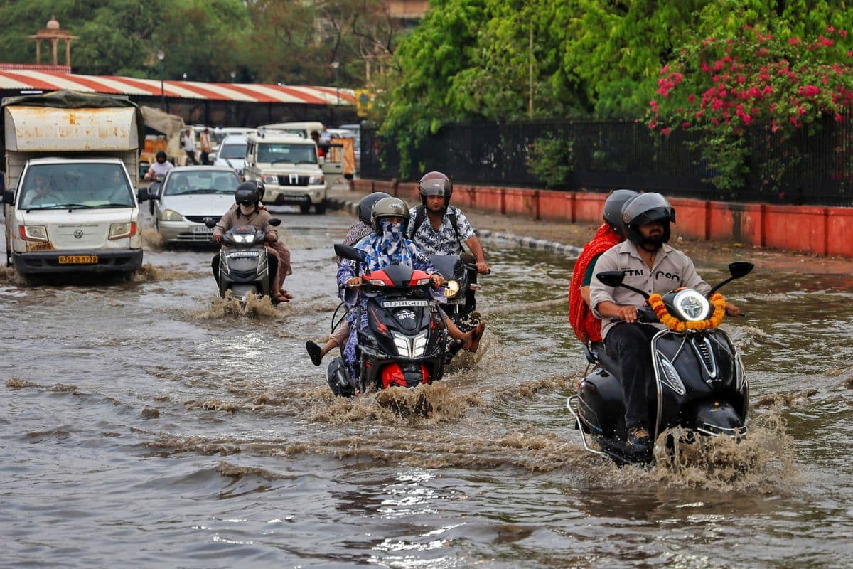 Heavy Rain Alert: सावधान! झारखंड में अगले 72 घंटे भारी बारिश की चेतावनी, 26 जून तक झूम कर बरसेंगे बादल