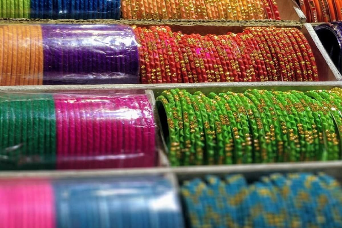 Green Bangle Set: हरी चूड़ियां चुरा लेंगी पिया जी का दिल, हाथों पर सजायें ये हरी-हरी चूड़ियां