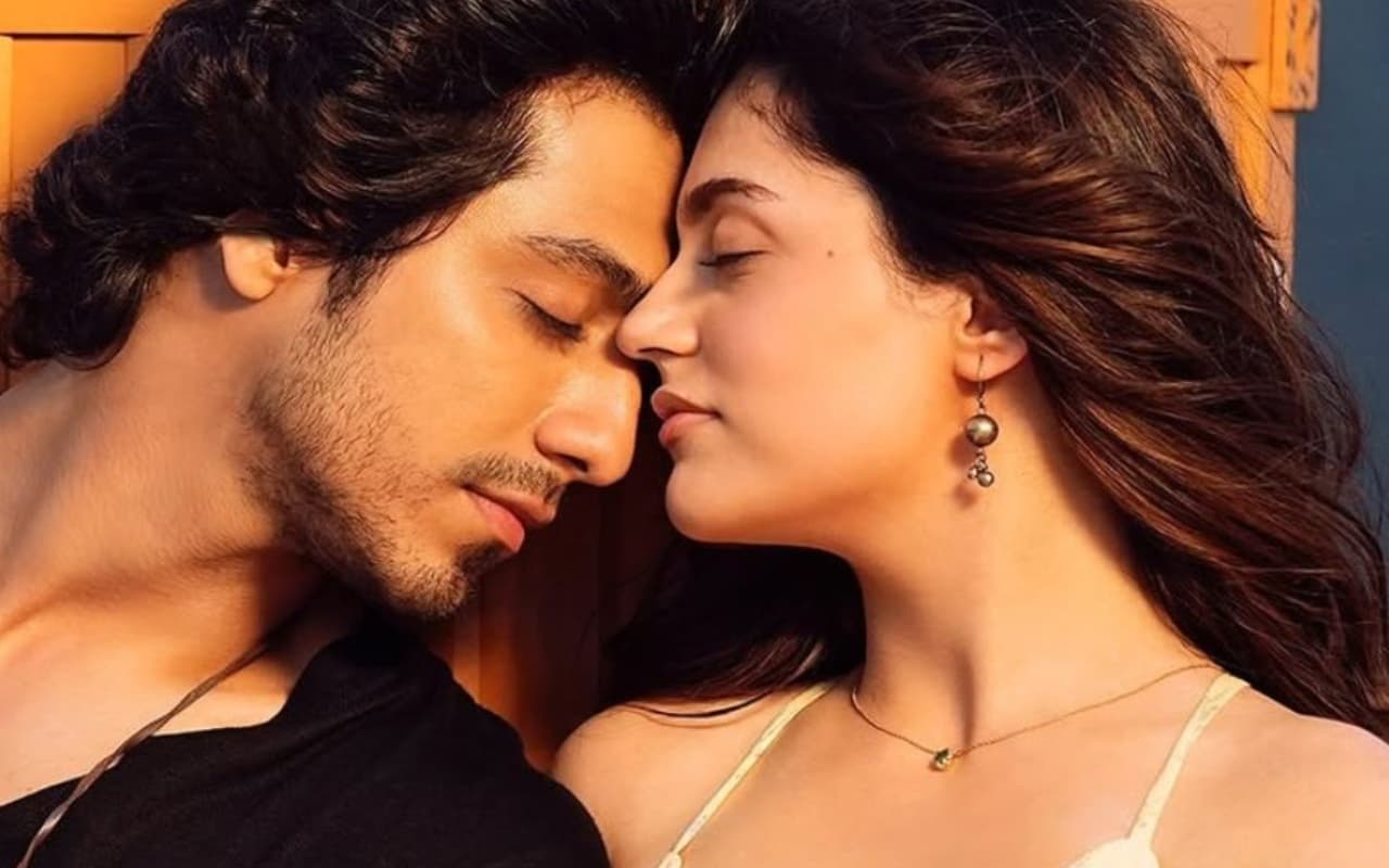 Saiyaara Box Office: सैयारा बनी ब्लॉकबस्टर, सिर्फ 8 दिन में अक्षय की ‘हाउसफुल 5’ को पीछे छोड़ बनी इस साल की दूसरी सबसे बड़ी सुपरहिट