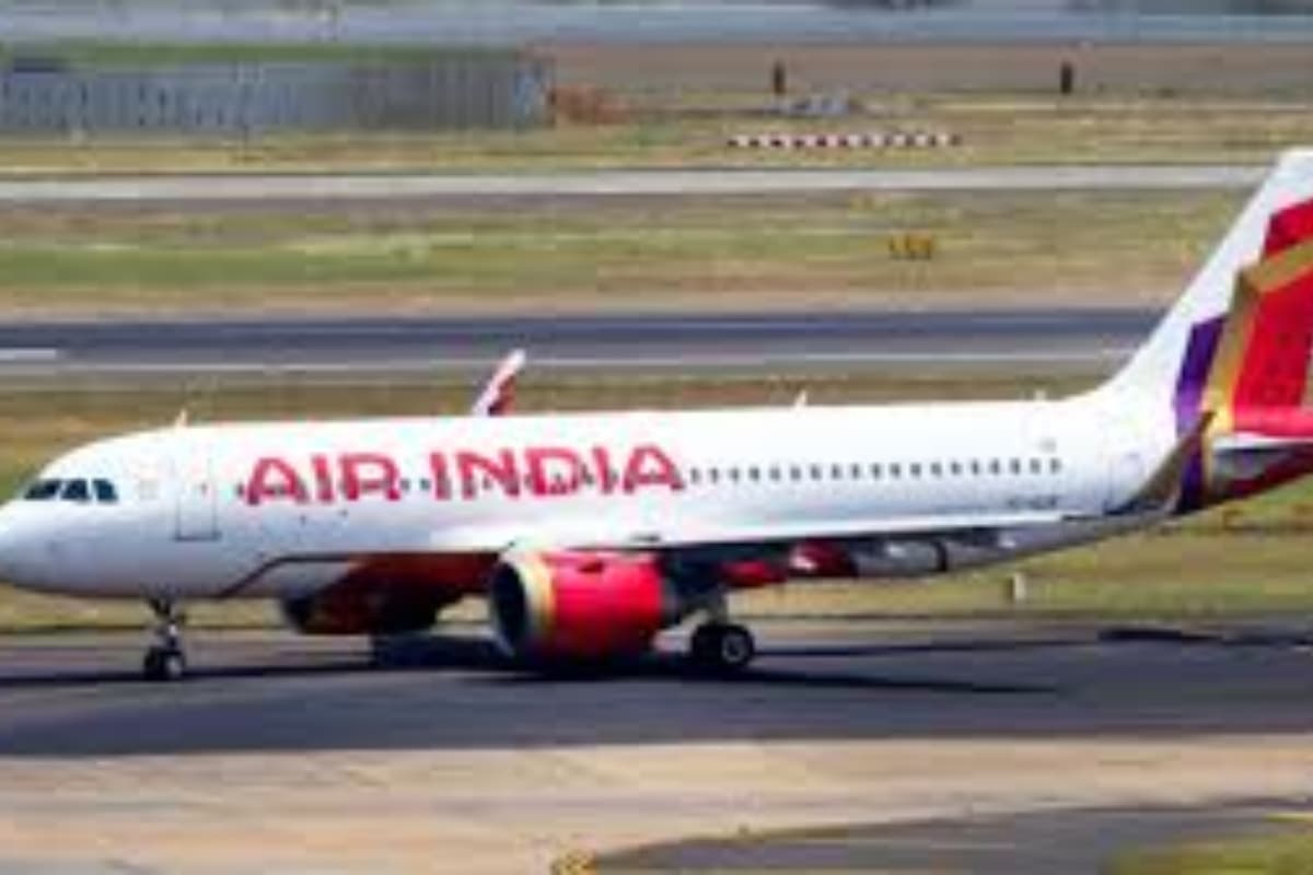 Air India Plane Caught Fire: दिल्ली एयरपोर्ट पर हादसा! लैंडिंग के तुरंत बाद विमान के APU में लगी आग
