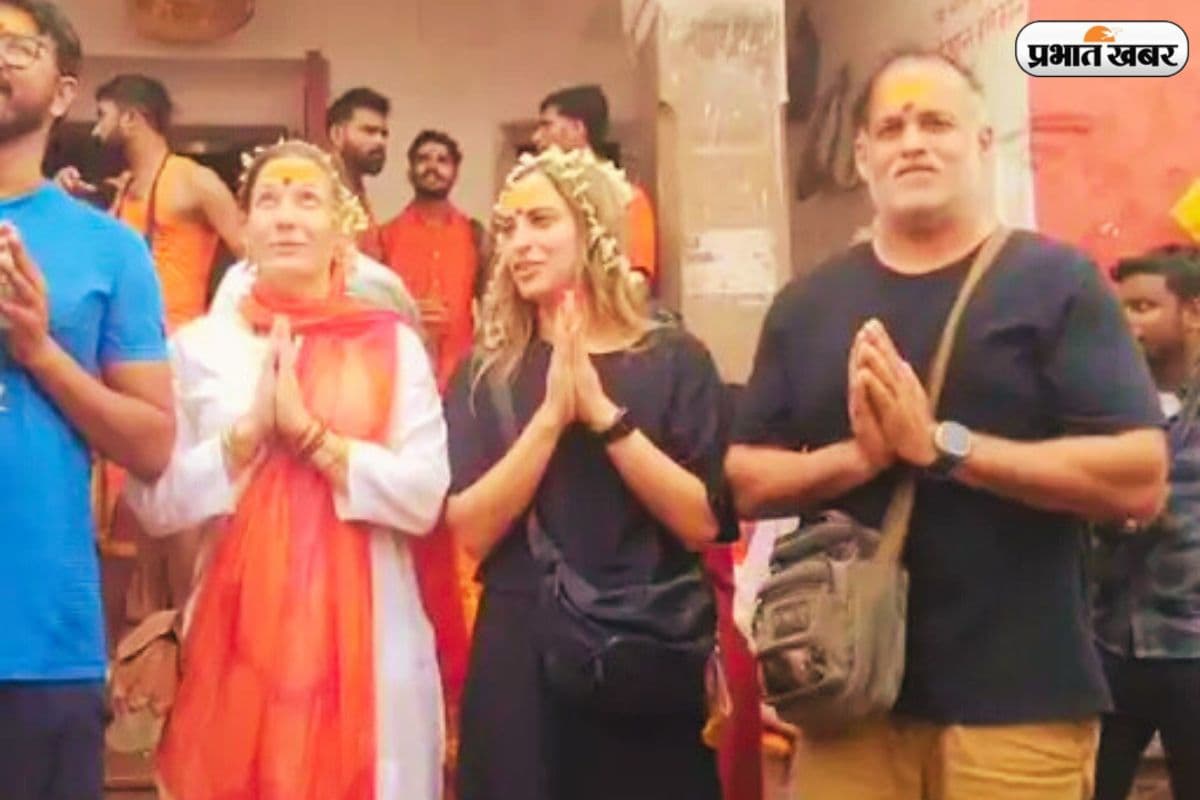 Shravani Mela: ऑस्ट्रेलिया से बाबा धाम खींच लायी शिव भक्ति, विदेशी श्रद्धालुओं ने जलार्पण के बाद कह दी बड़ी बात