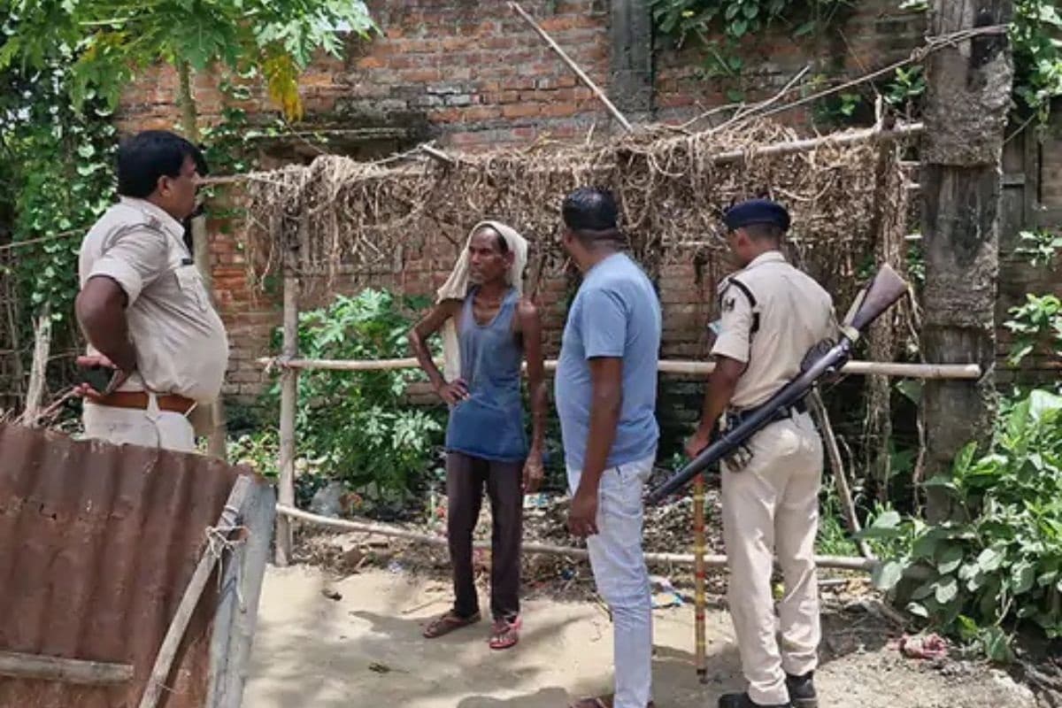 पूर्णिया में मासूम की आंखों के सामने उठी मां-बाप की अर्थी, डायन बताकर एक ही परिवार के 5 लोगों की बेरहमी से हत्या