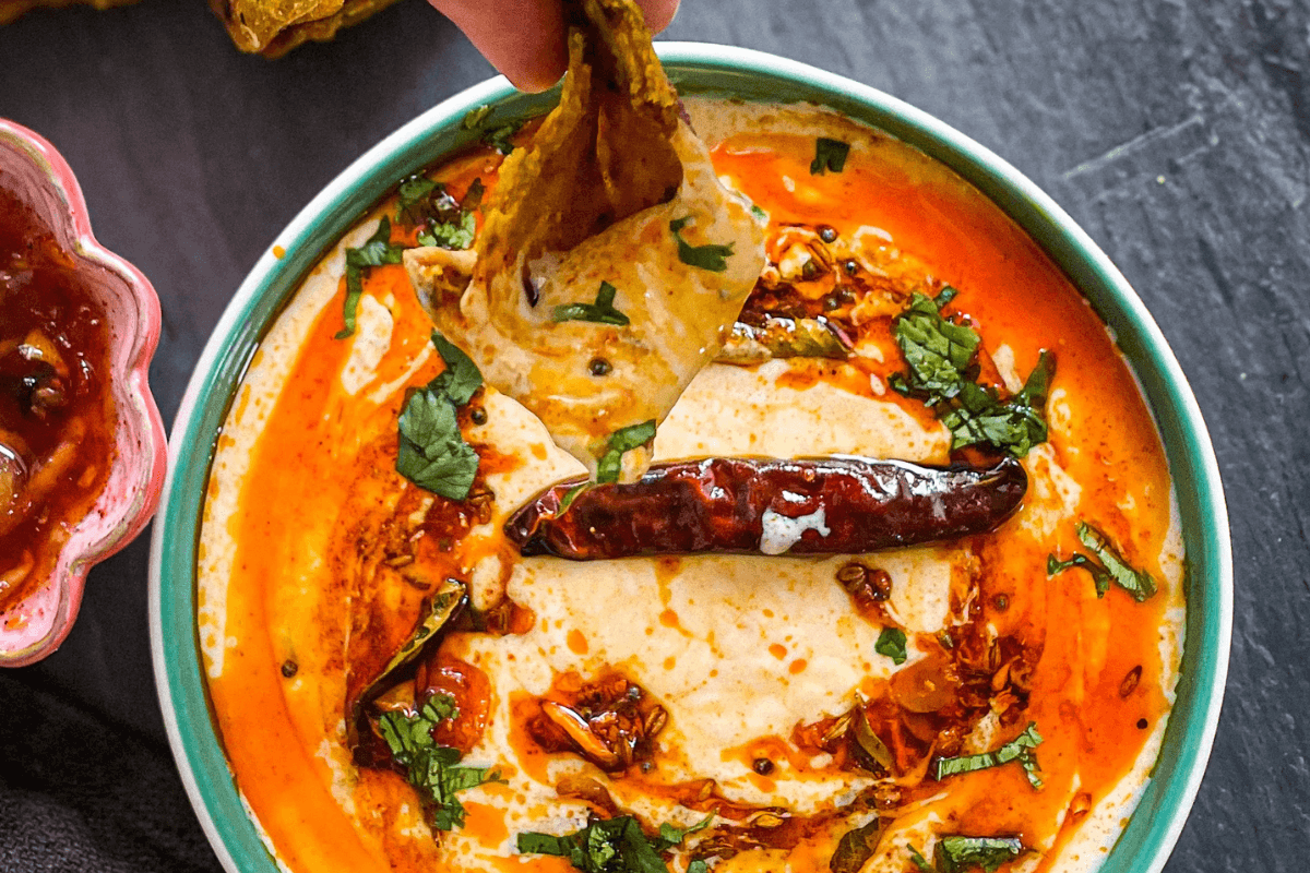 Dahi Tikhari Recipe: बचे हुए दही से बनाएं ये मजेदार और तीखी तड़के वाली डिश, स्वाद ऐसा जो भूले नहीं