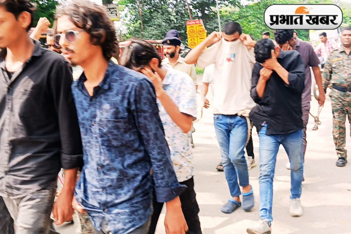 श्री ज्वेलर्स फायरिंग केस : उत्तम यादव गिरोह के 9 गुर्गे गिरफ्तार, पुलिस ने रस्सी से बांधकर शहर में घुमाया
