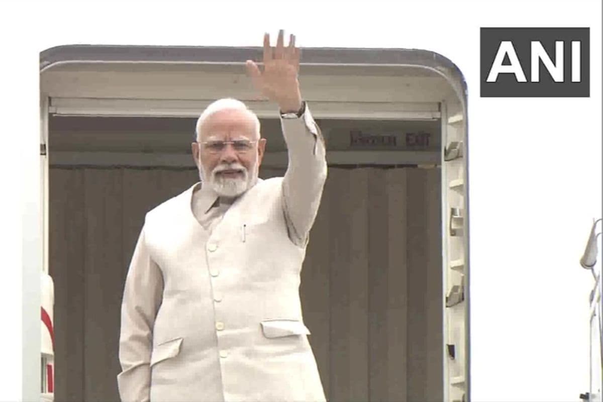 PM Modi Visit: ब्रिटेन दौरे पर रवाना हुए पीएम मोदी, फ्री ट्रेड एग्रीमेंट पर हो सकता है हस्ताक्षर