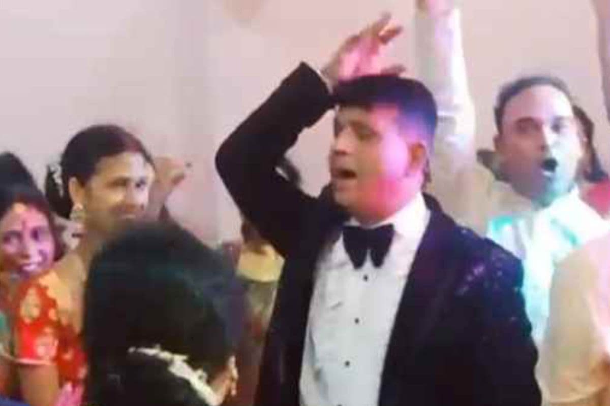 Patna News: पार्टी में नाचता रहा मेयर का बेटा, पटना पुलिस घर छानती रही… गिरिडीह से वायरल हुआ वीडियो