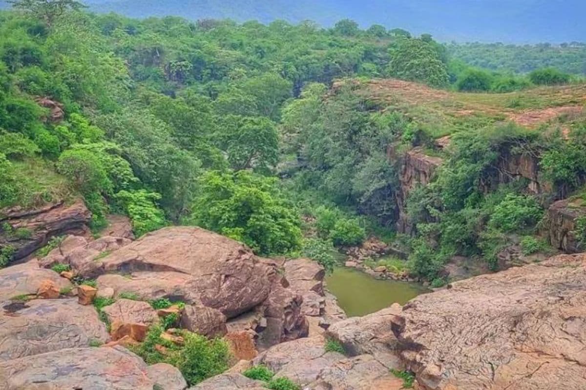 खनिज संपदा से भरपूर, प्राकृतिक खूबसूरती से लबरेज… यूपी में है ‘भारत का स्वीट्जरलैंड’