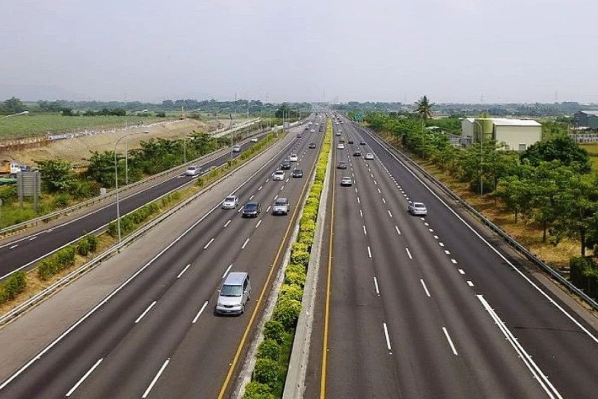 Expressway In Bihar: पटना-पूर्णिया एक्सप्रेसवे के निर्माण को मिली हरी झंडी, इन जिलों से होकर गुजरेगा सिक्स लेन रोड, होगा बड़ा फायदा