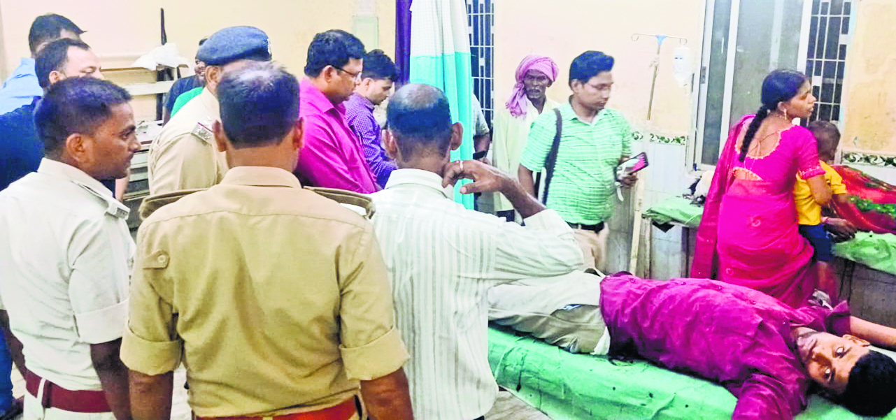 Gopalganj News : पुलिस मुठभेड़ के बाद 25 हजार का इनामी लुटेरा समेत दो को पुलिस ने किया गिरफ्तार