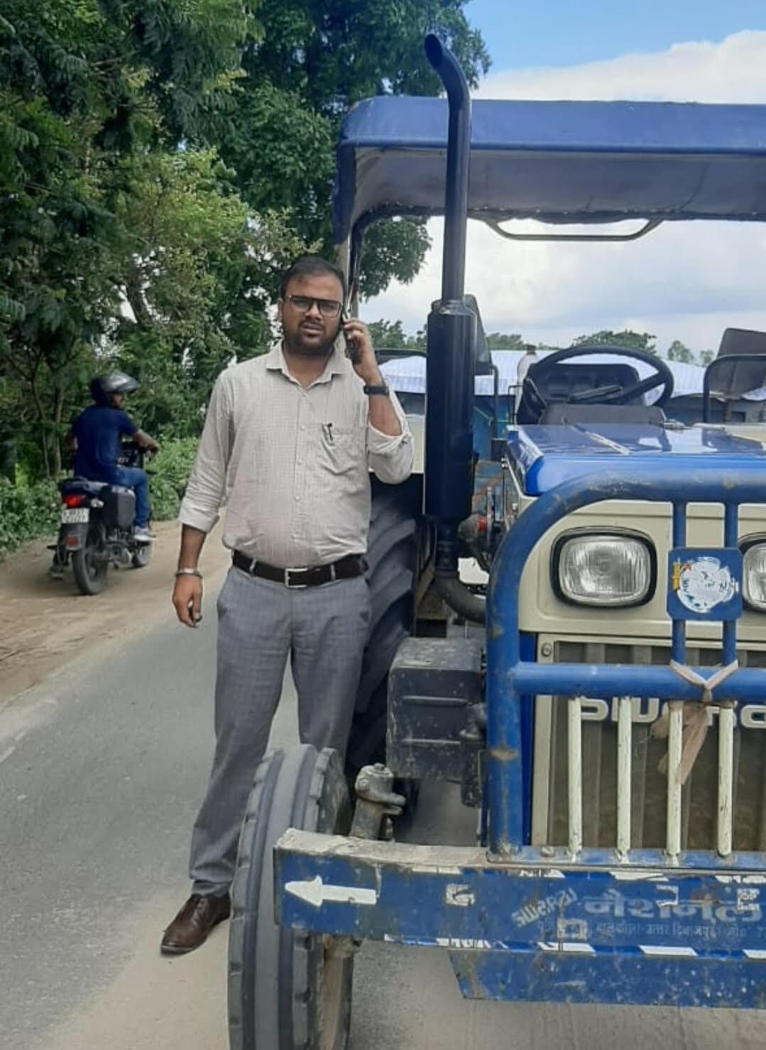 सीओ ने अवैध बालू लदा ट्रैक्टर किया जब्त