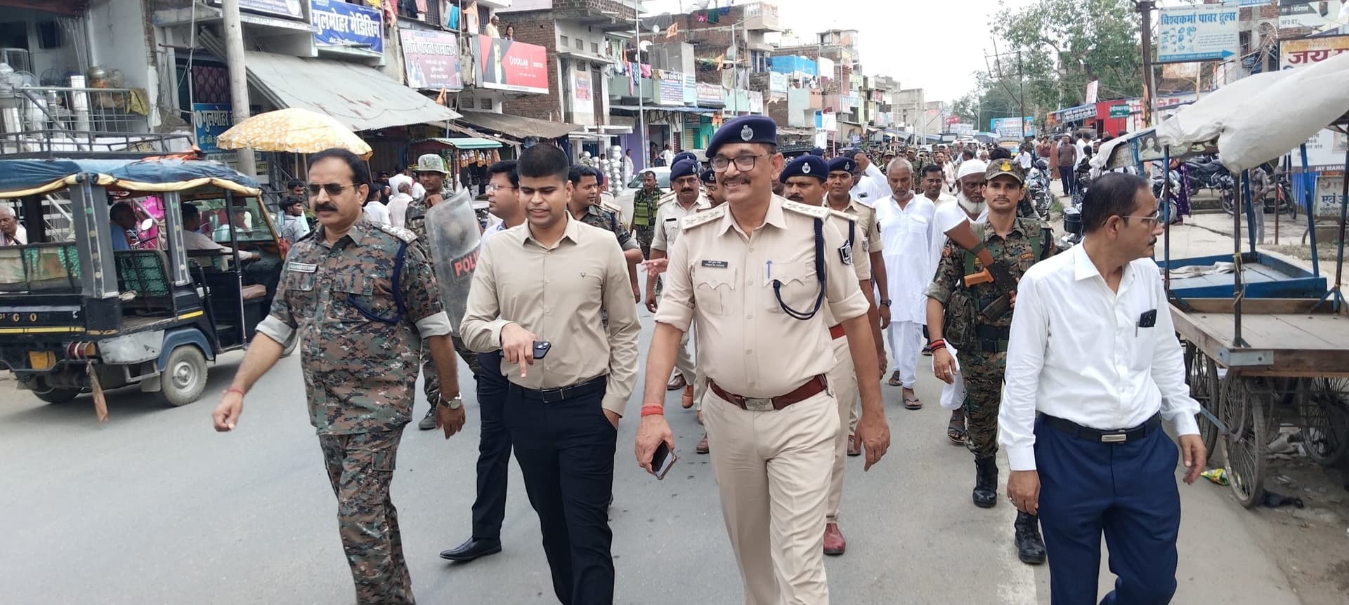 मुहर्रम : बॉर्डर एरिया के महाराजगंज व हरिहरगंज में निकला फ्लैग मार्च