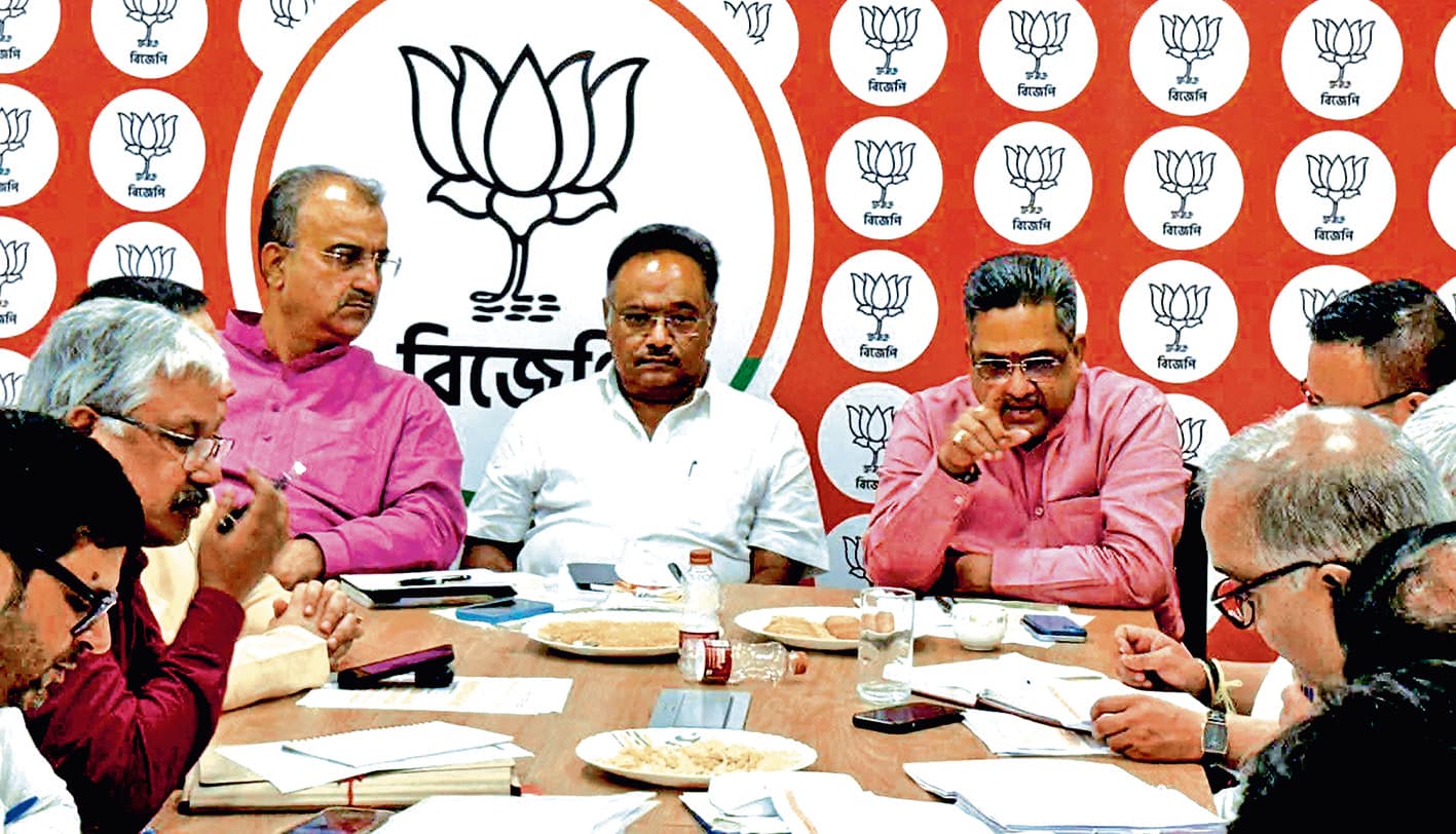 प्रदेश भाजपा अध्यक्ष का पद संभालने के बाद शमिक ने नेताओं के साथ की मैराथन बैठक