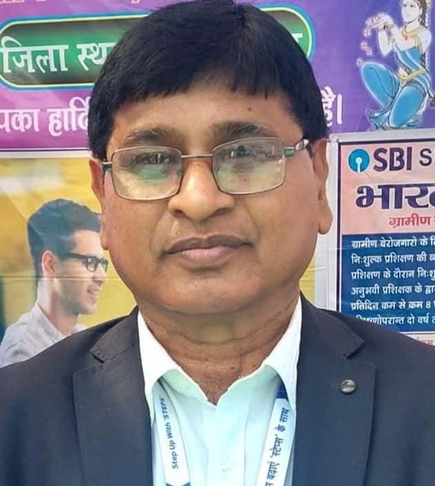 मतदाता सूची पुनरीक्षण में ऑन लाइन जमा करने के लिए कर रहे प्रेरित