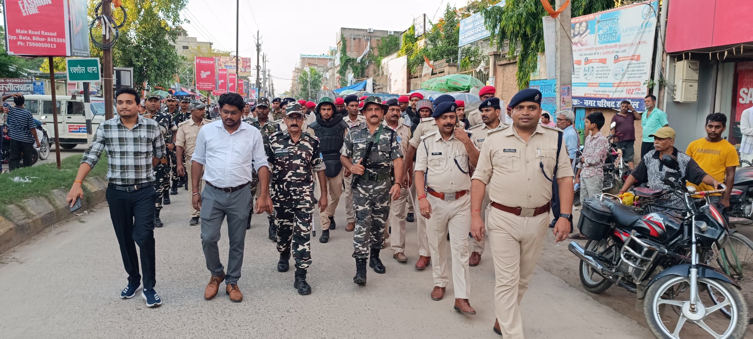 Motihari: मुहर्रम पर्व को लेकर प्रशासन ने निकाली फ्लैग मार्च