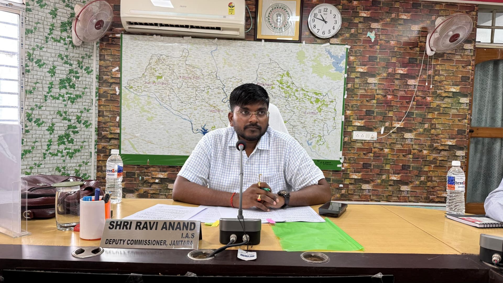 जामताड़ा में दिन भर हुई झमाझम बारिश, दिन में छाया अंधेरा