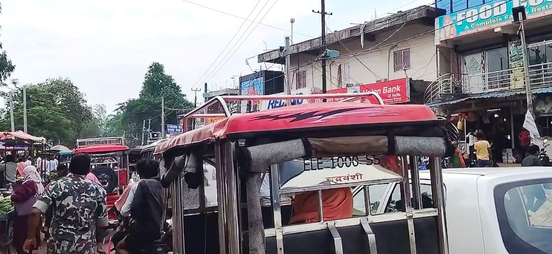 भखरुआं मोड़ पर अतिक्रमण से जाम की समस्या विकराल