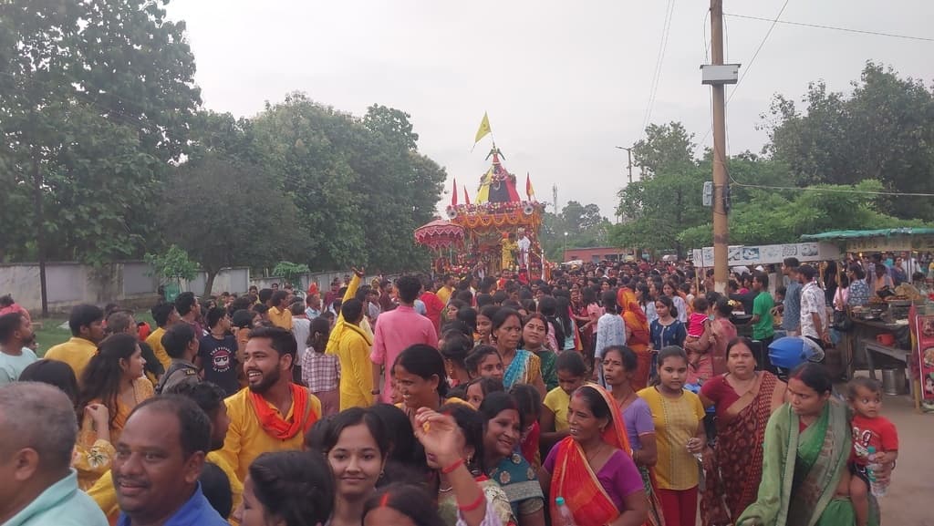 भगवान जगन्नाथ की वापसी रथयात्रा में उमड़ा श्रद्धालुओं का जनसैलाब