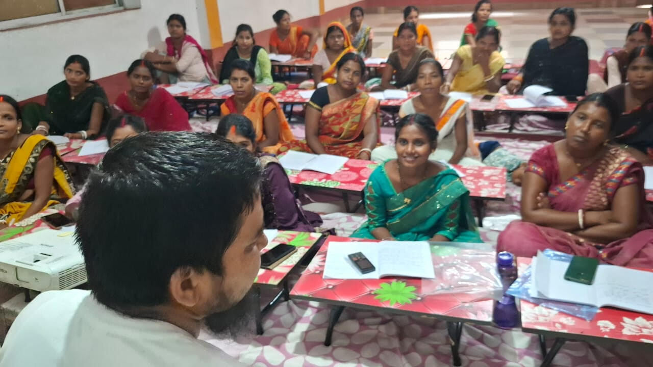पांच दिवसीय आवासीय प्रशिक्षण में पशु सखियों को मिली ट्रेनिंग