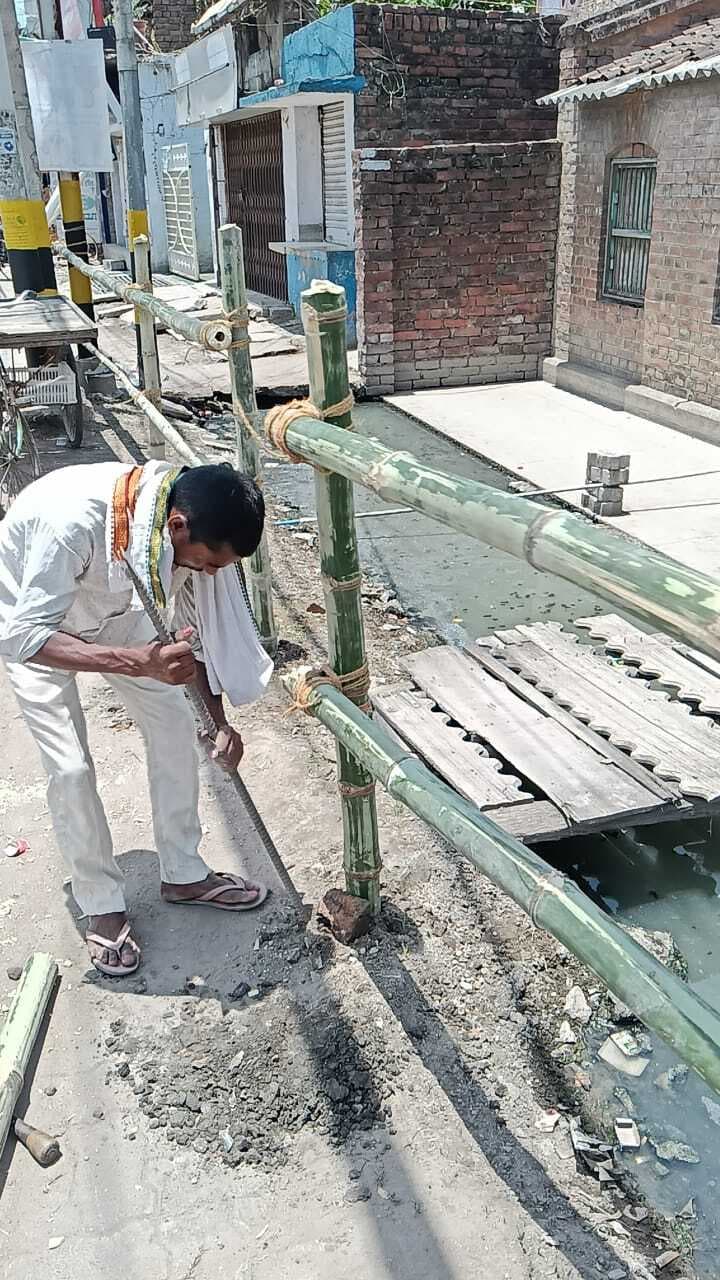 सावन -निगम की सुरक्षा तैयारियां, खुले नालों पर बैरिकेडिंग शुरू सावन -निगम की सुरक्षा तैयारियां, खुले नालों पर बैरिकेडिंग शुरू