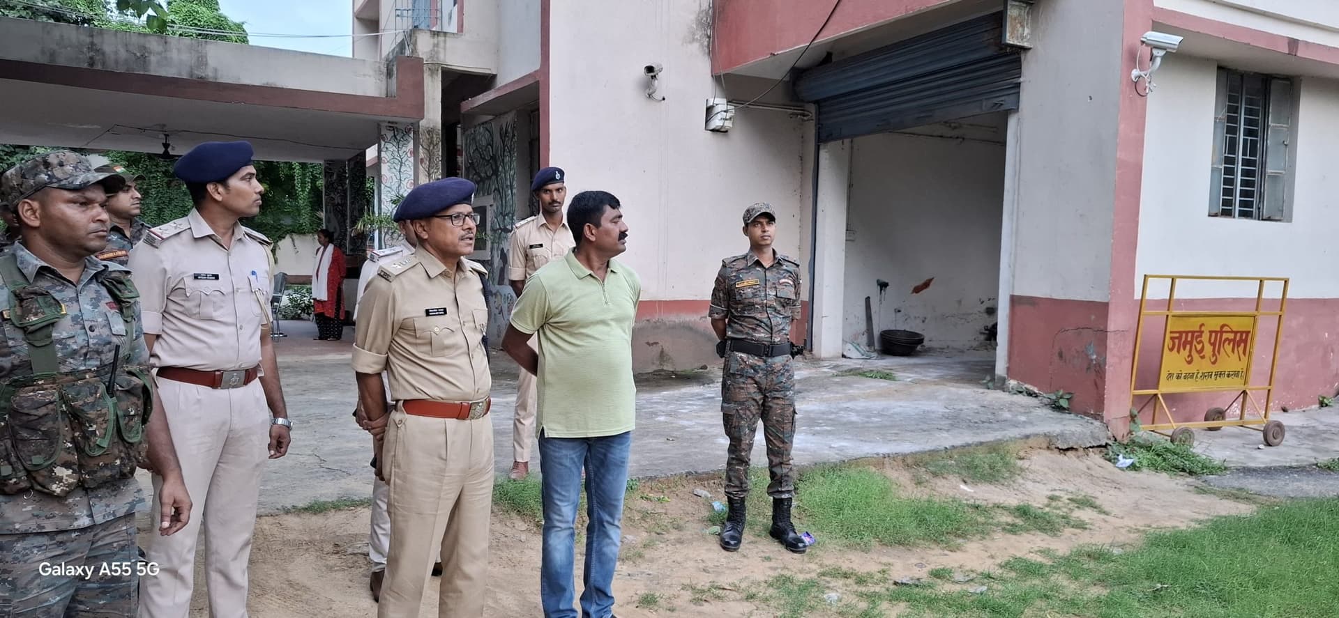 एसपी ने गिद्धौर थाना का किया निरीक्षण