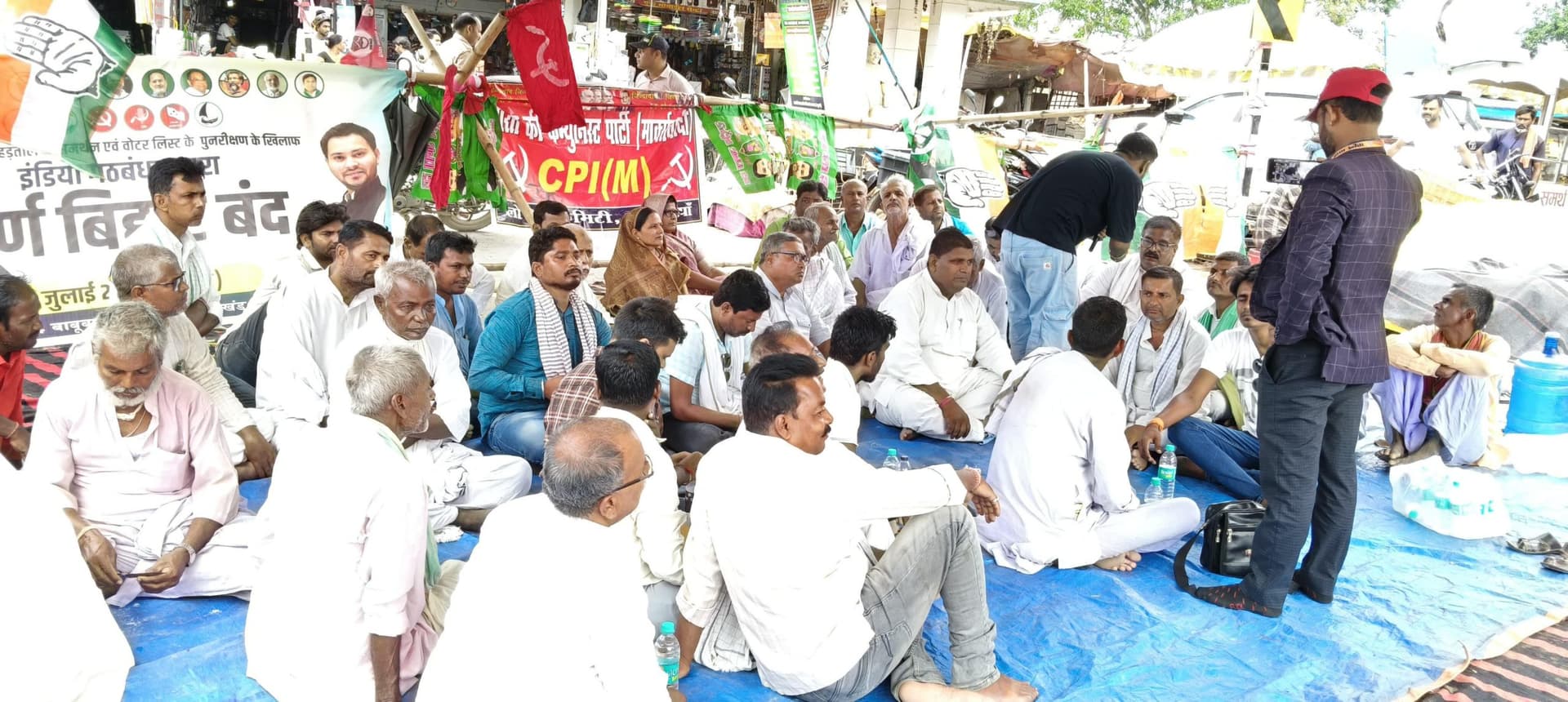 Madhubani News : प्रखंड में बंद का दिखा मिला जुला असर