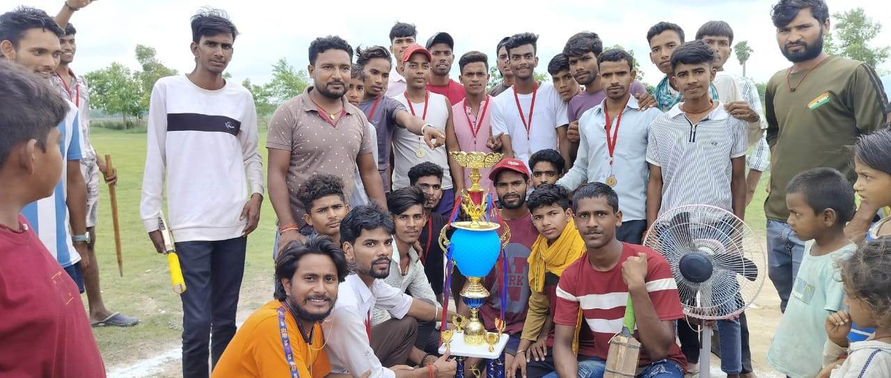 एसपीएल क्रिकेट टूर्नामेंट में अहियापुर बना विजेता