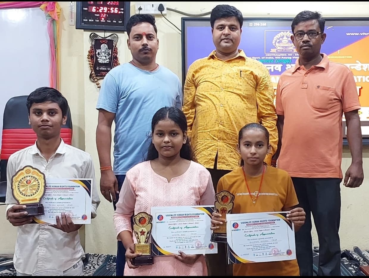क्वीज में तेजस प्रथम, निकिता दूसरे स्थान पर रहे