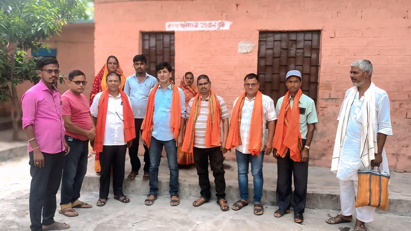 Madhubani News : गुरु पूर्णिमा : भाजपा कार्यकर्ताओं ने शिक्षकों को किया सम्मानित