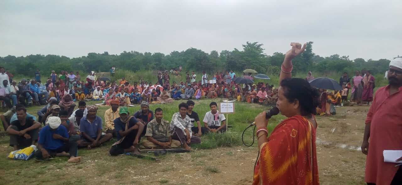 Chaibasa News : रिंगरोड के लिए नहीं देंगे जमीन…तो सांसद व विधायक को घेरेंगे