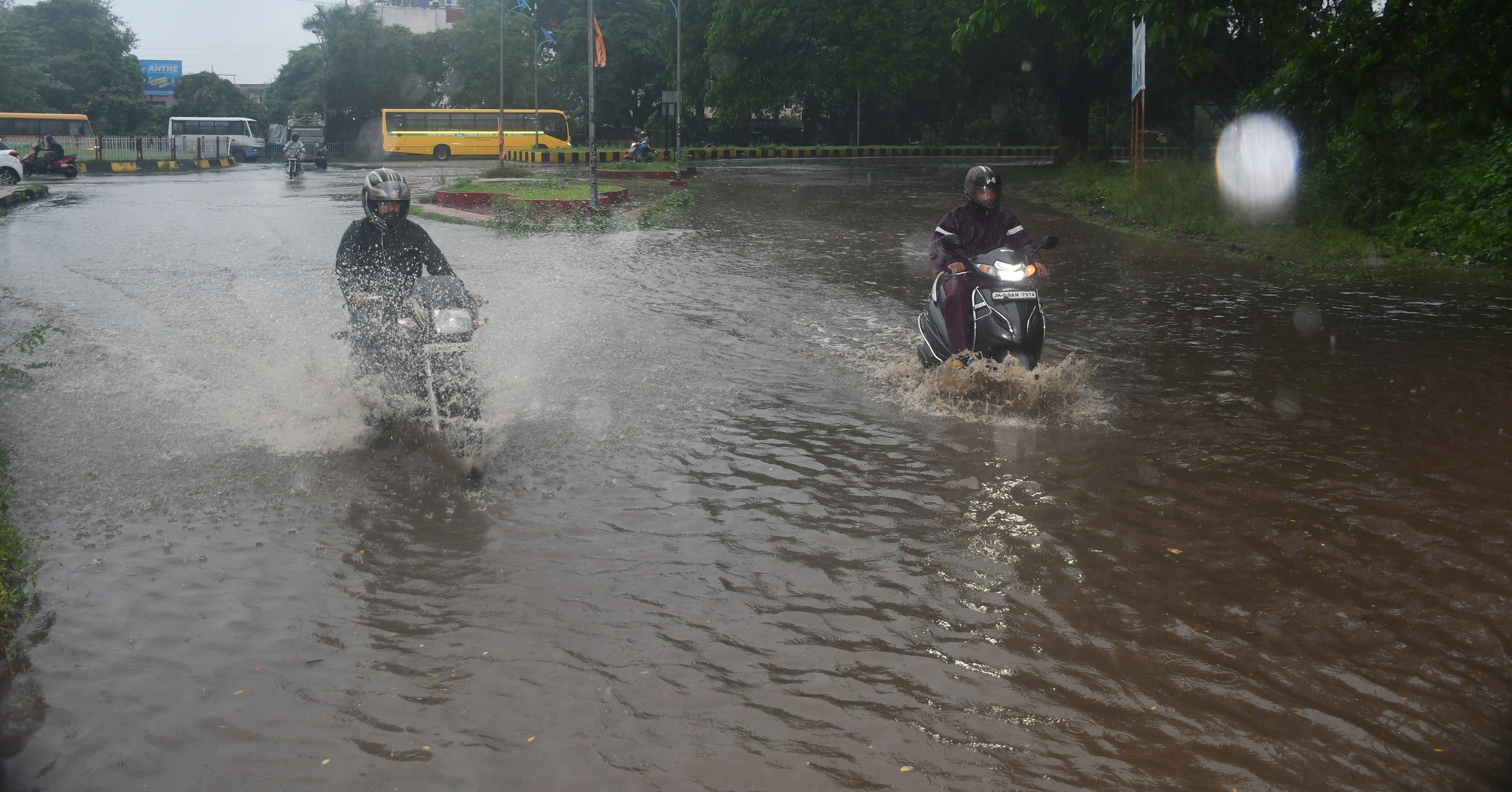 Bokaro News : बोकारो बना वेनिस, शहर से लेकर गांव तक जलमग्न