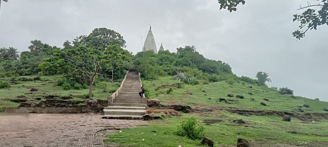 शिवालयों में आज से गूंजेंगे बोल बम के जयकारे
