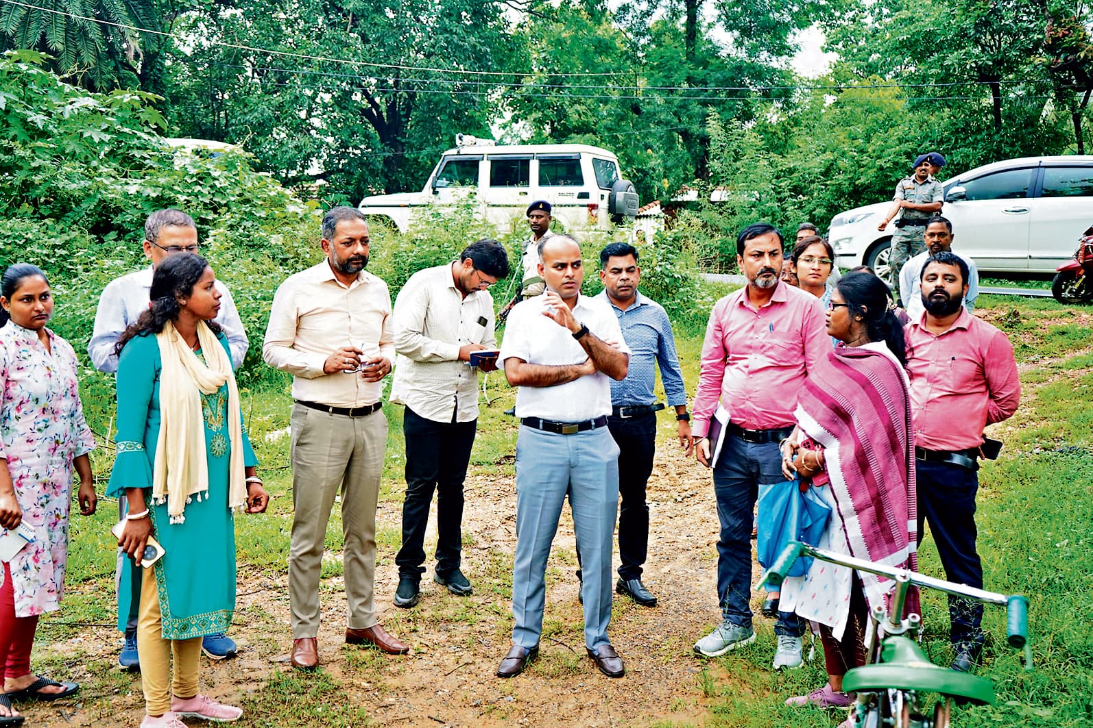 East Singhbhum News : प्रखंड के 51 गांवों को दो सप्ताह में ओडीएफ प्लस बनायें : डीसी