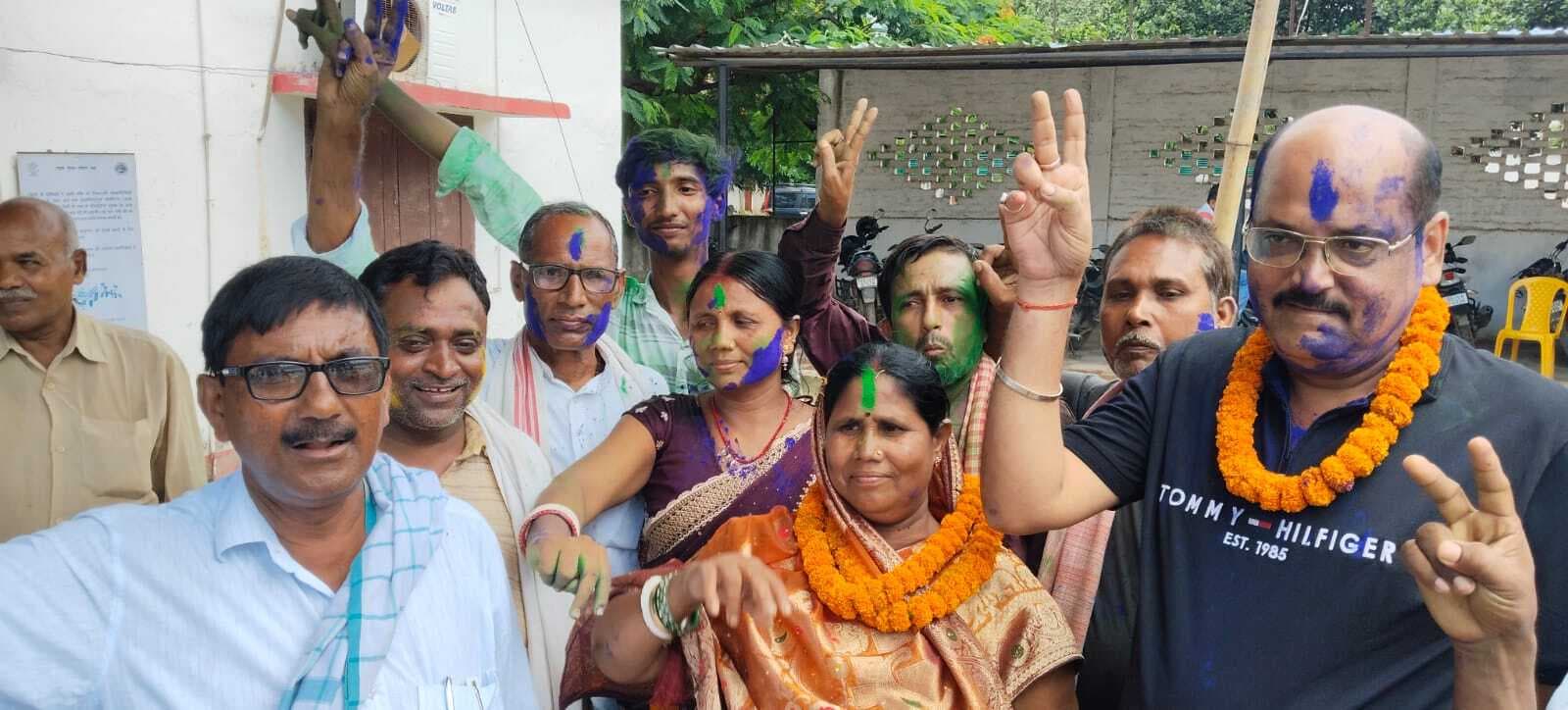 Bhagalpur news पंचायत उपचुनाव : विद्योतमा कुमारी यादव व प्रभा देवी बनीं मुखिया